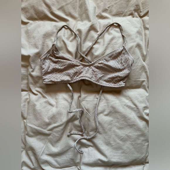 Xhilaration Bikini Top - Picture 1 of 3